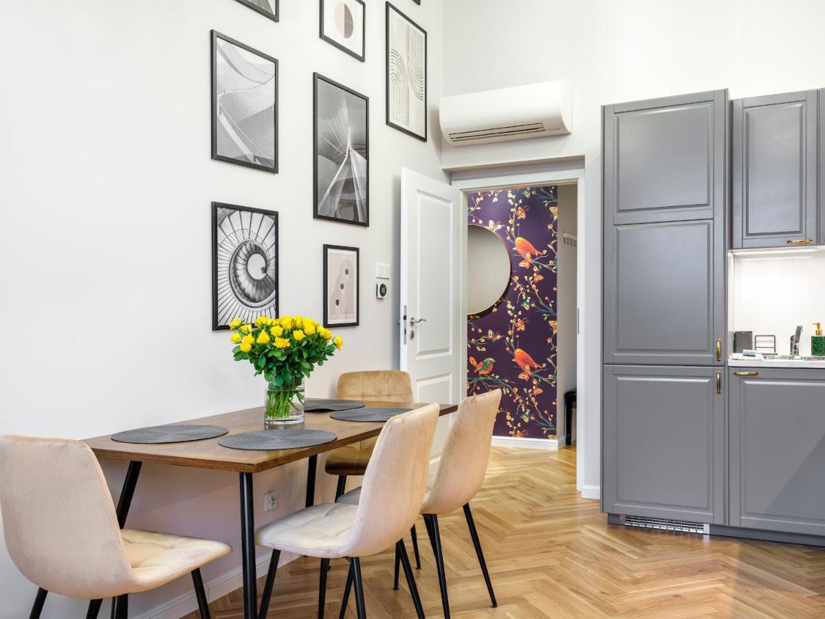 Tyzenhauz Apartments Rakowicka Street Krakow Ngoại thất bức ảnh