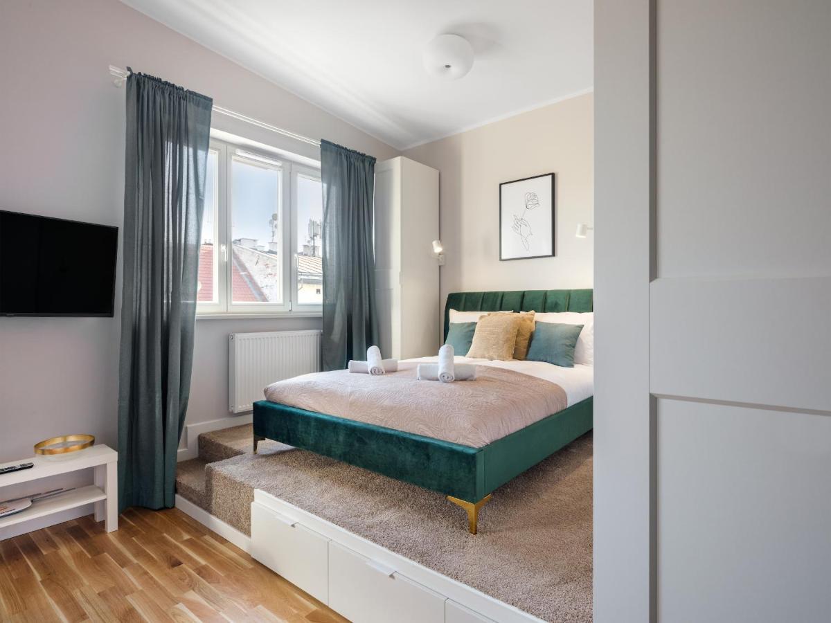 Tyzenhauz Apartments Rakowicka Street Krakow Ngoại thất bức ảnh